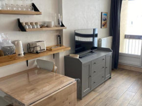 Appartement rénové avec accès direct aux pistes, 4 pers, balcon, parking - FR-1-445-187